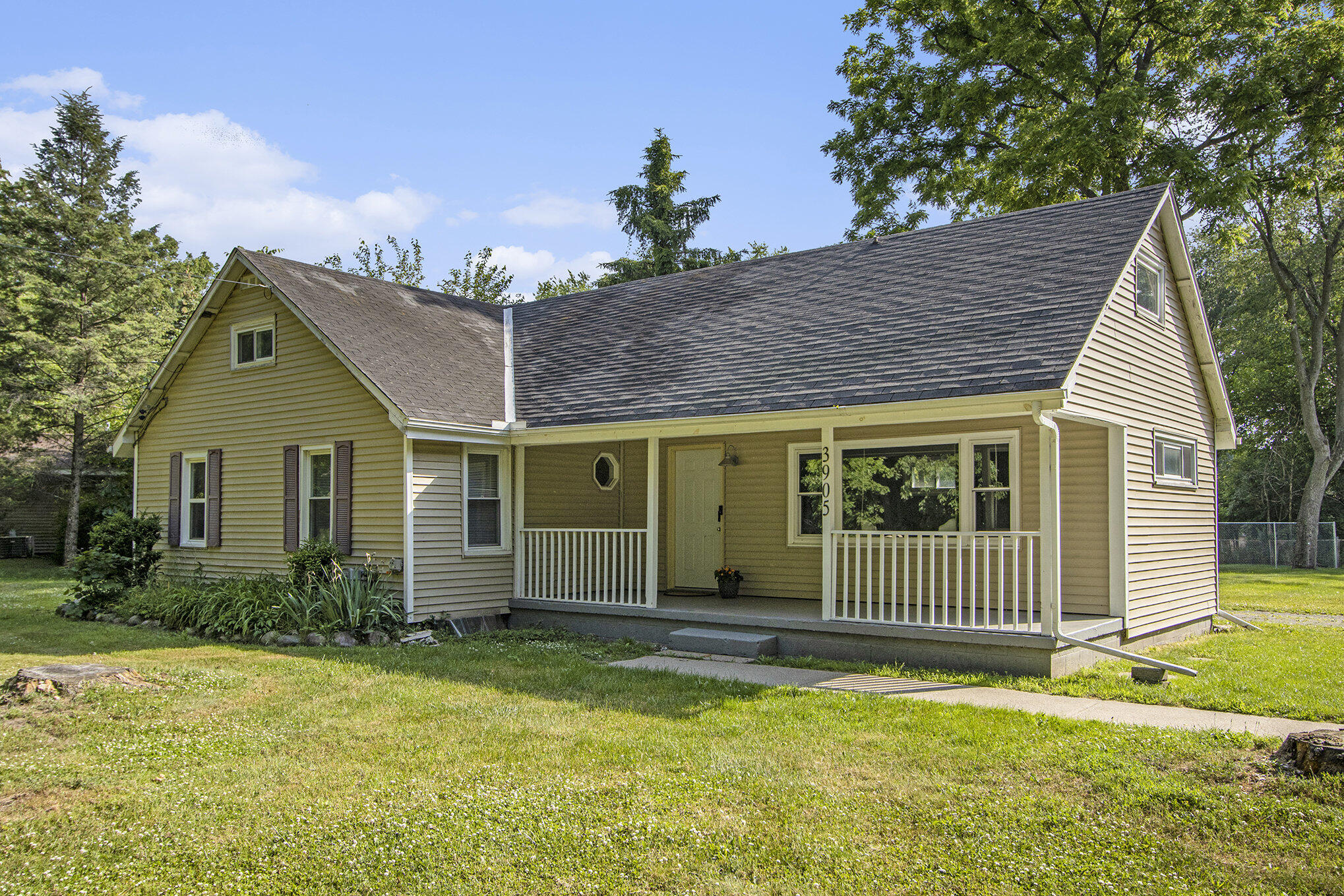 3905 Nazareth Road Kalamazoo, MI 49004 - Photo 3 of 20 3905nazareth_26_500