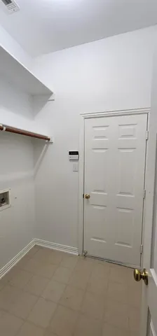 a view of livingroom with furniture