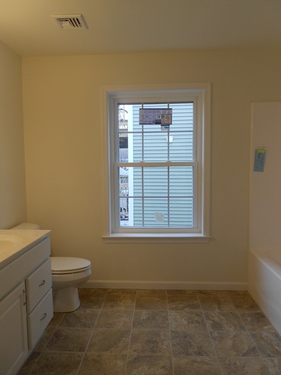 58 Eliot Road Revere, MA 02151 - Photo 8 of 25 Gallery Image 8