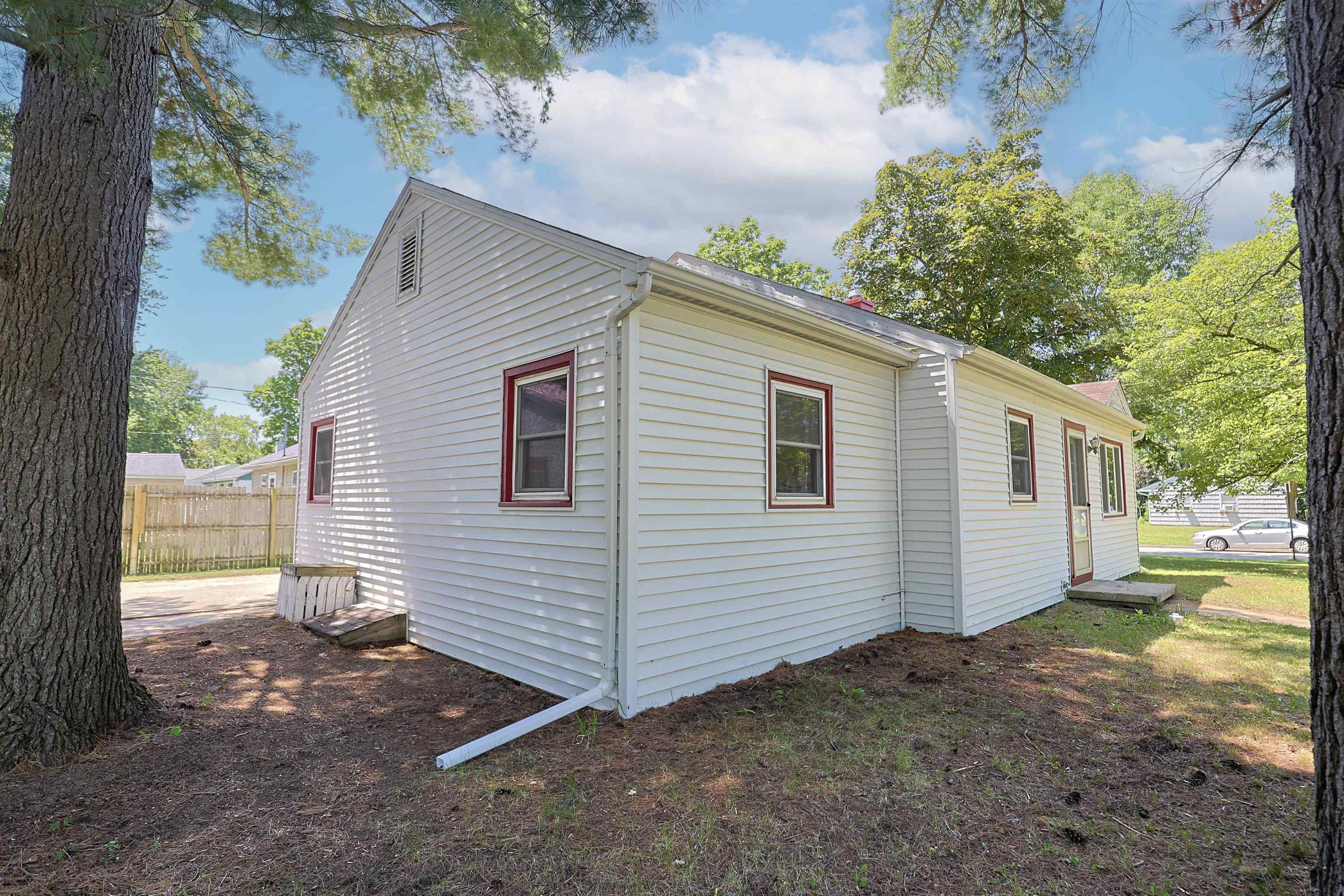 1002 East Sugnet Road Midland, MI 48642 - Photo 26 of 28