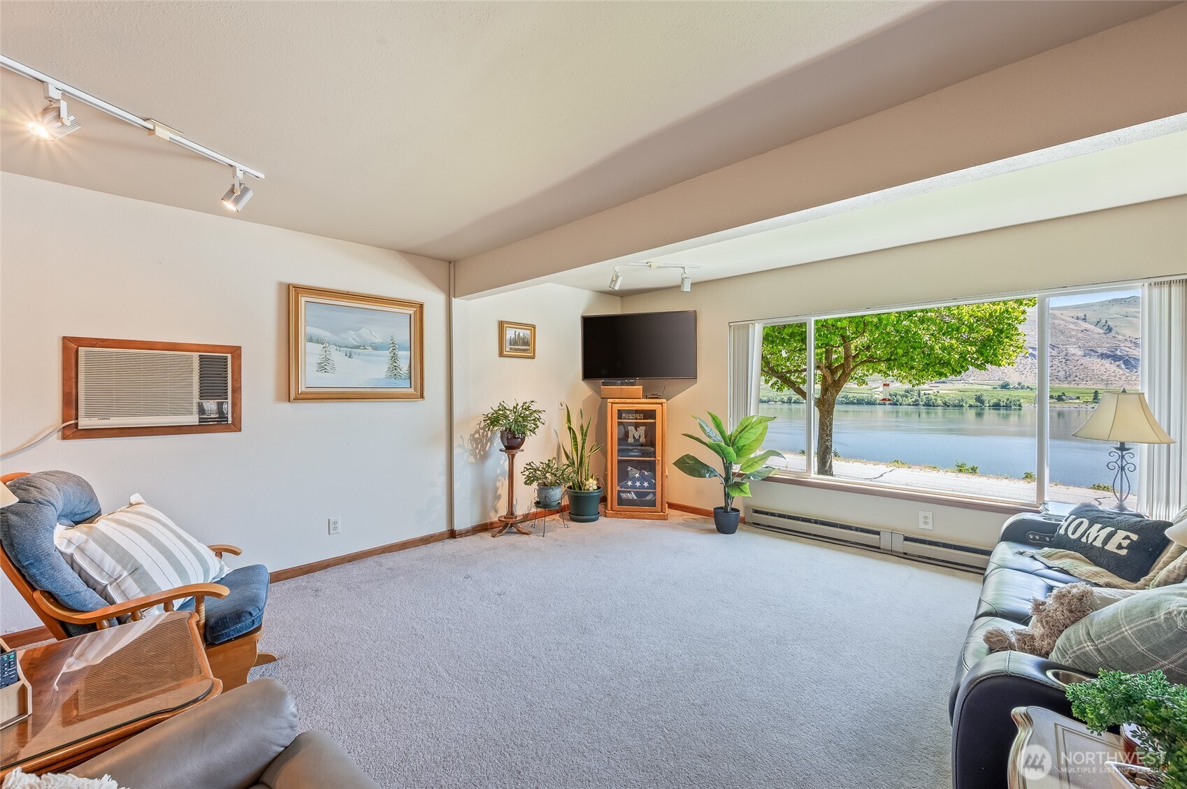 2548 Entiat Way Entiat, WA 98822 - Photo 6 of 40