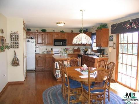 11862 Elisa Lane Romeo, MI 48065 - Photo 7 of 9 806265-6.JPG