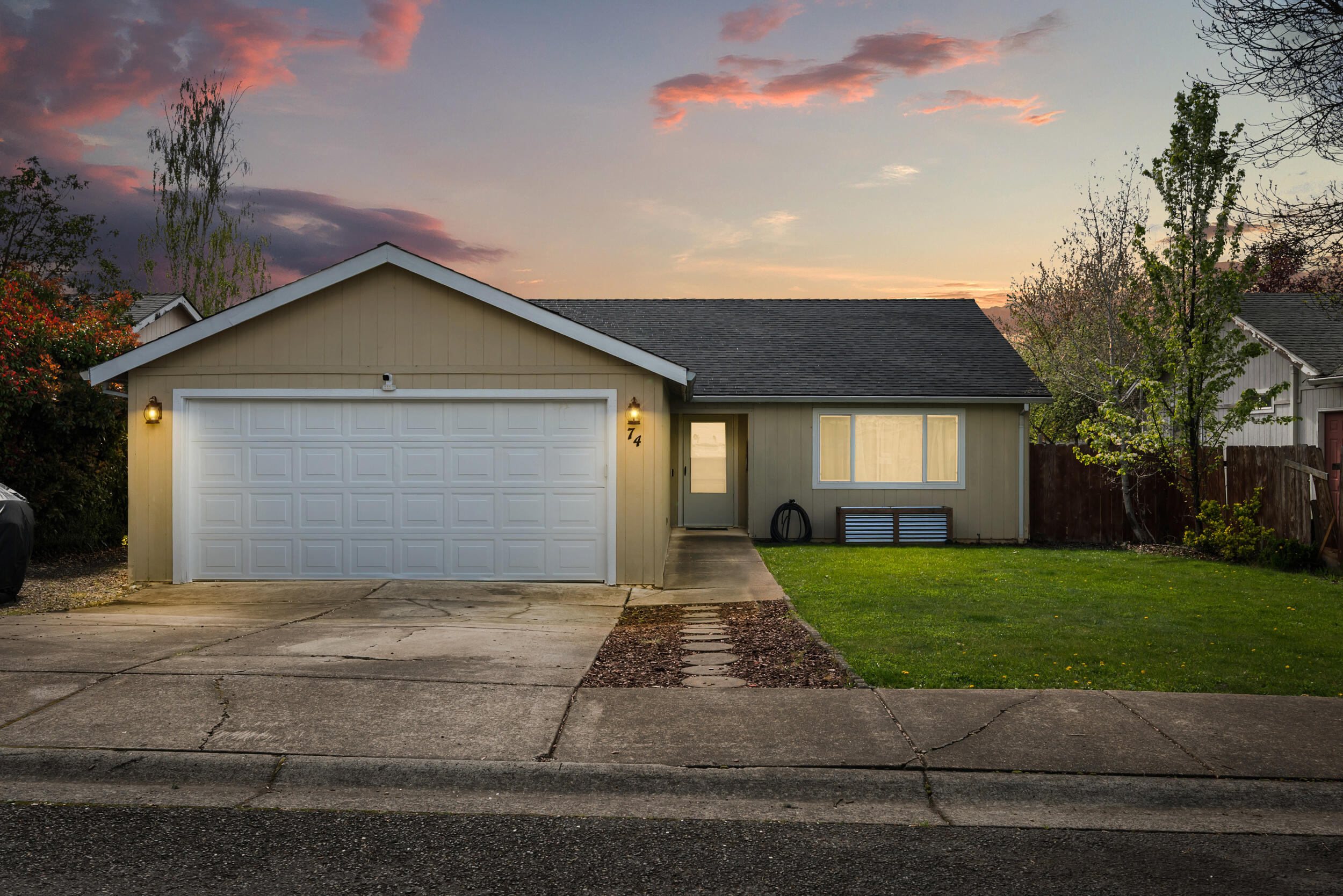 74 Eagle View Drive Eagle Point, OR 97524 - Photo 1 of 31 74 Eagle View Dr_ Eagle Point_ OR 97524-