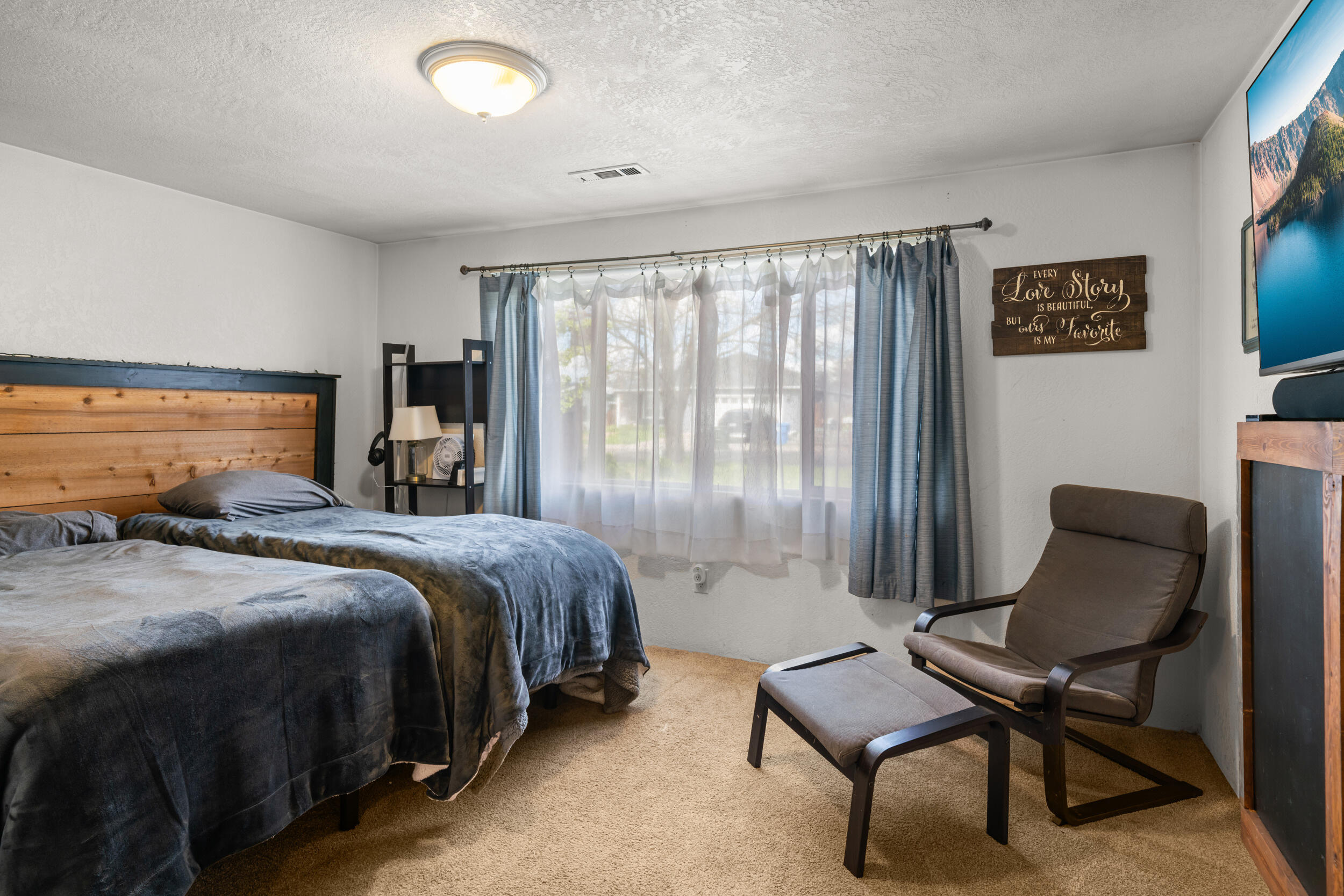 74 Eagle View Drive Eagle Point, OR 97524 - Photo 11 of 31 74 Eagle View Dr_ Eagle Point_ OR 97524-