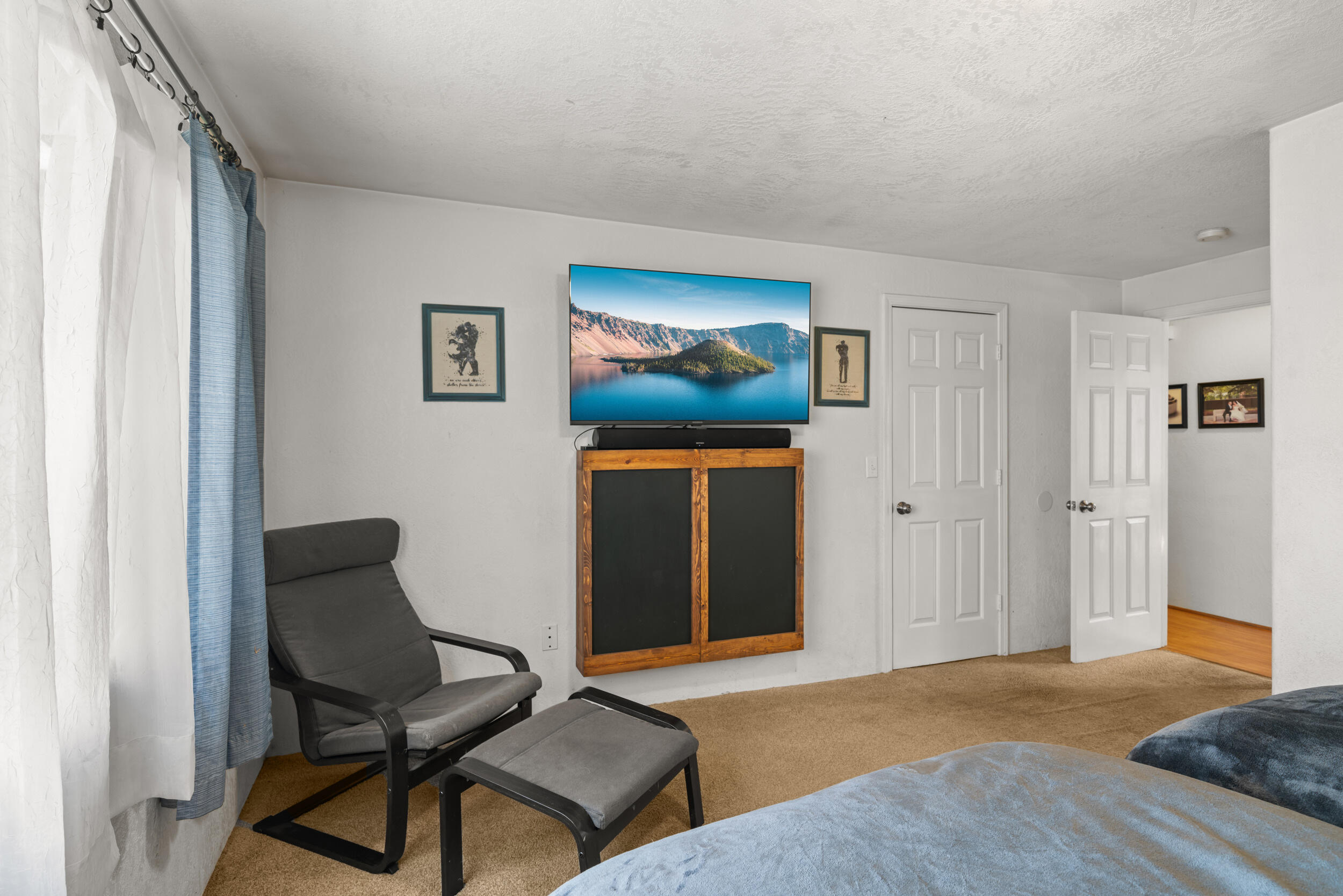 74 Eagle View Drive Eagle Point, OR 97524 - Photo 12 of 31 74 Eagle View Dr_ Eagle Point_ OR 97524-