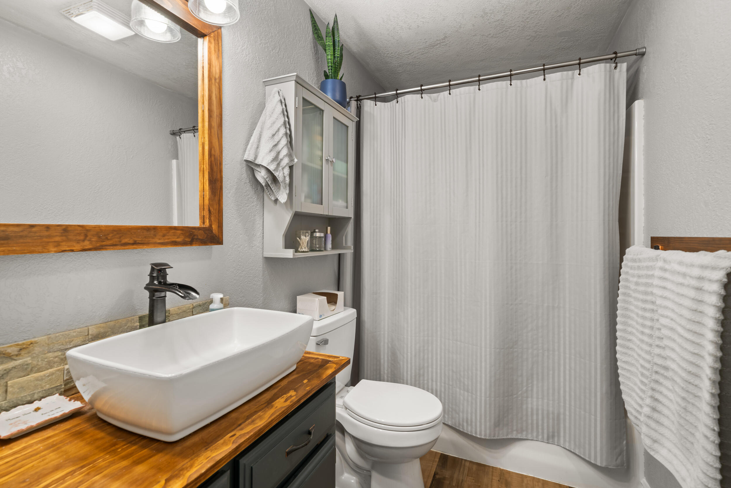 74 Eagle View Drive Eagle Point, OR 97524 - Photo 13 of 31 74 Eagle View Dr_ Eagle Point_ OR 97524-