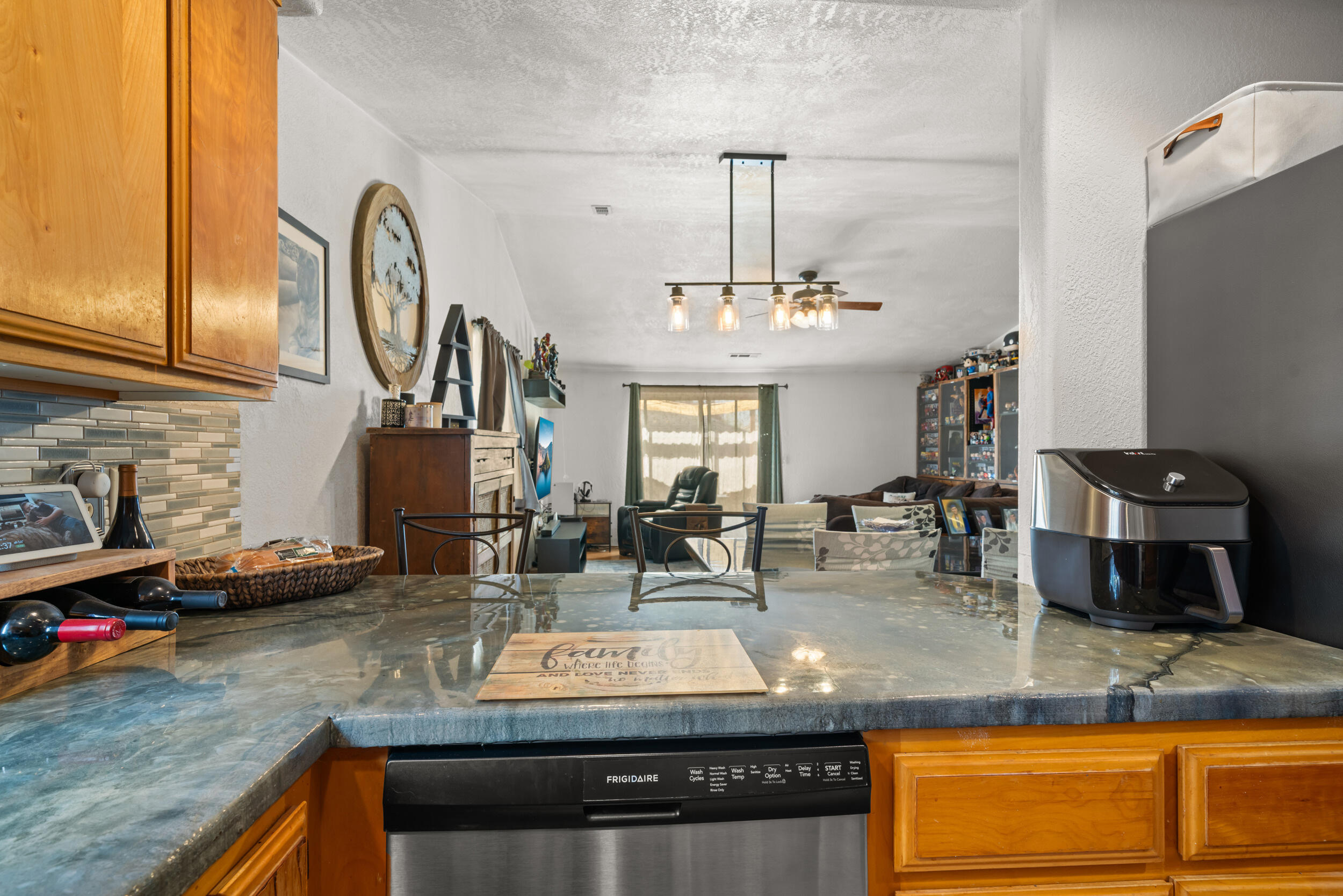 74 Eagle View Drive Eagle Point, OR 97524 - Photo 10 of 31 74 Eagle View Dr_ Eagle Point_ OR 97524-
