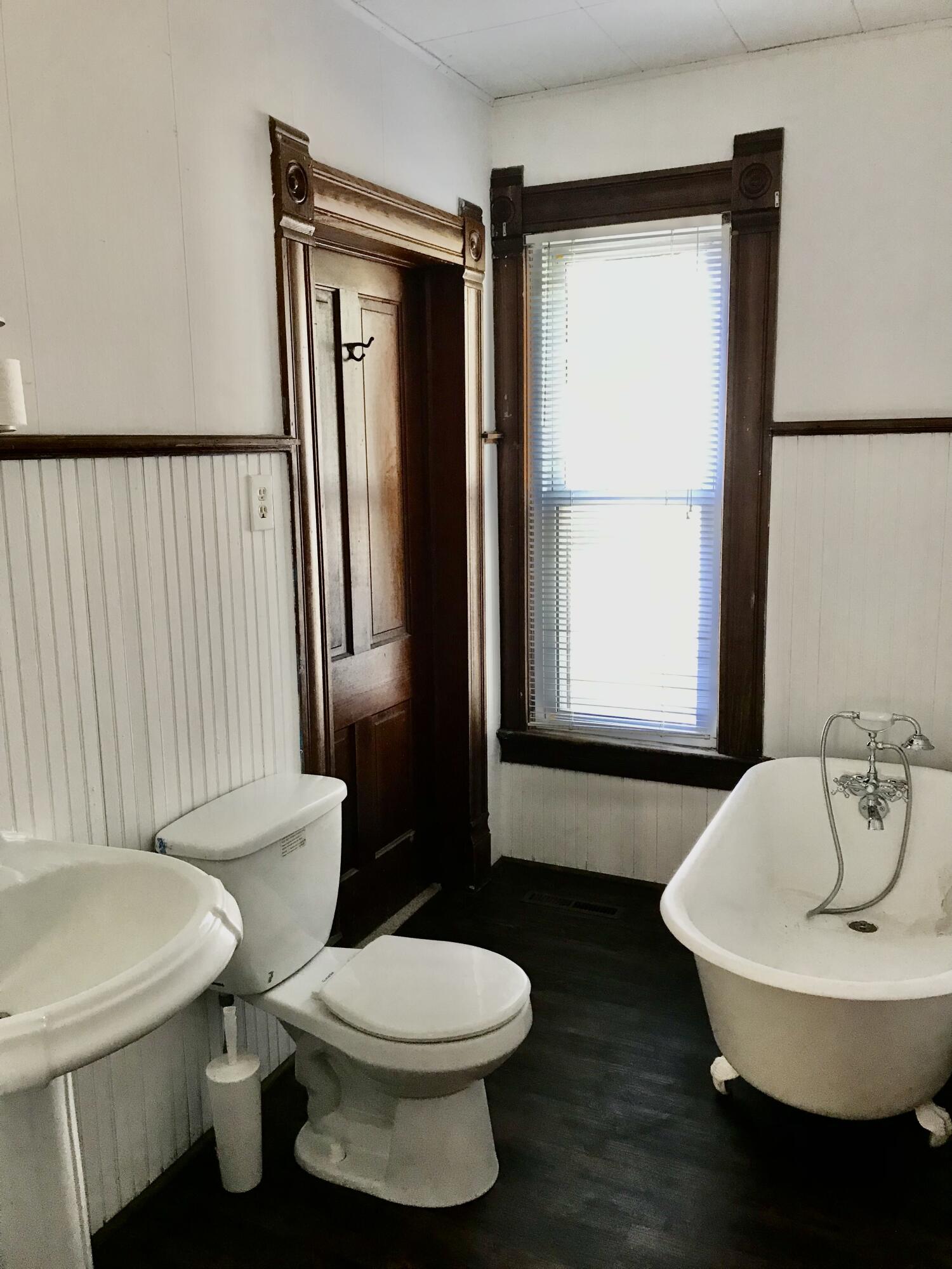 407 East Chicago Road White Pigeon, MI 49099 - Photo 19 of 35 Main bath