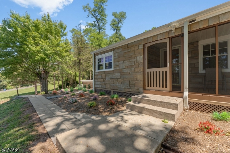 1813 Washington Valley Road Bridgewater, NJ 08836 - Photo 4 of 45