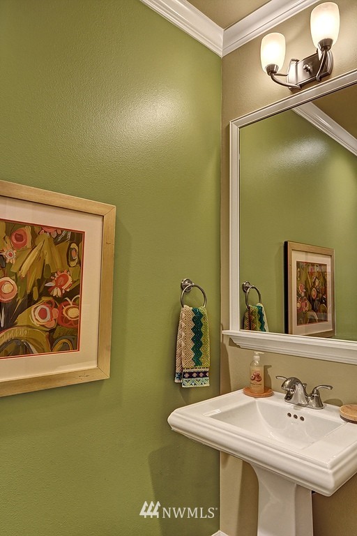 803 Lyons Avenue Northeast Renton, WA 98059 - Photo 5 of 18 Gallery Image 5