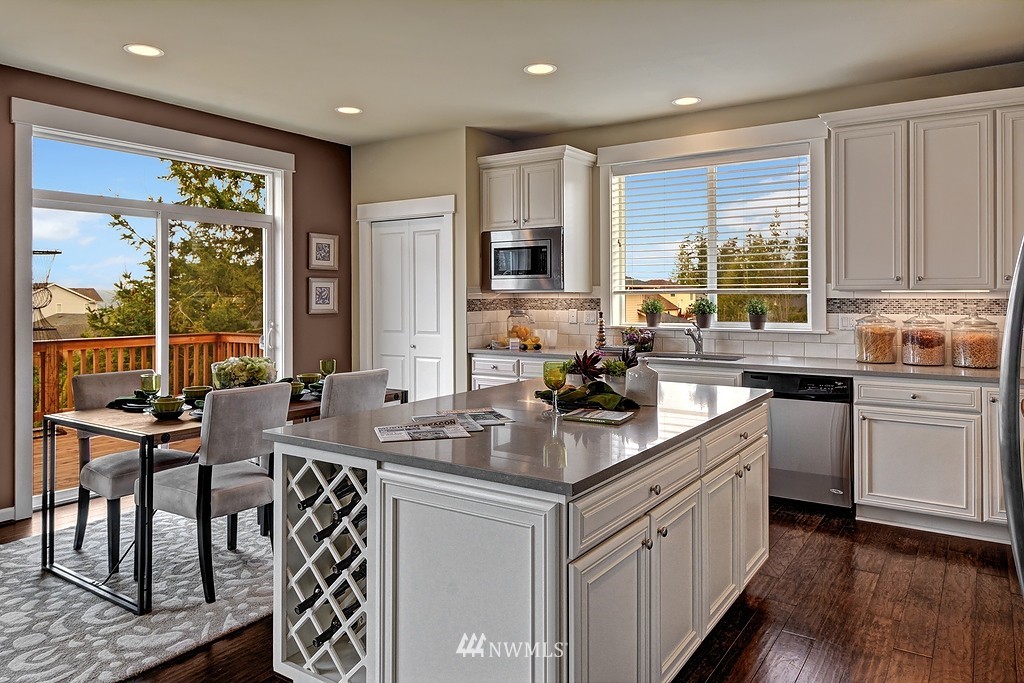 803 Lyons Avenue Northeast Renton, WA 98059 - Photo 7 of 18 Gallery Image 7