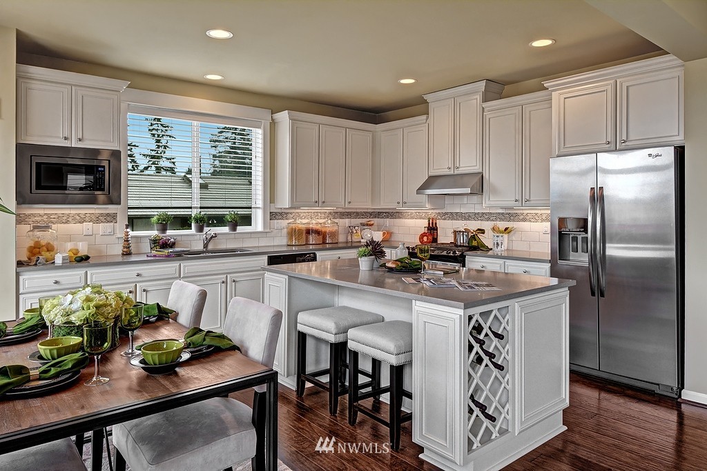 803 Lyons Avenue Northeast Renton, WA 98059 - Photo 8 of 18 Gallery Image 8
