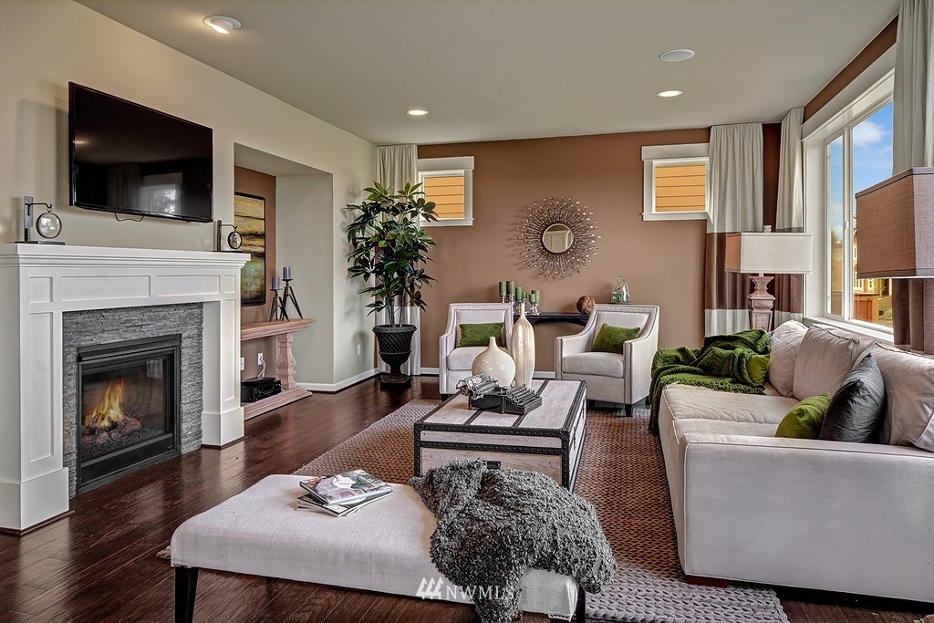 803 Lyons Avenue Northeast Renton, WA 98059 - Photo 9 of 18 Gallery Image 9