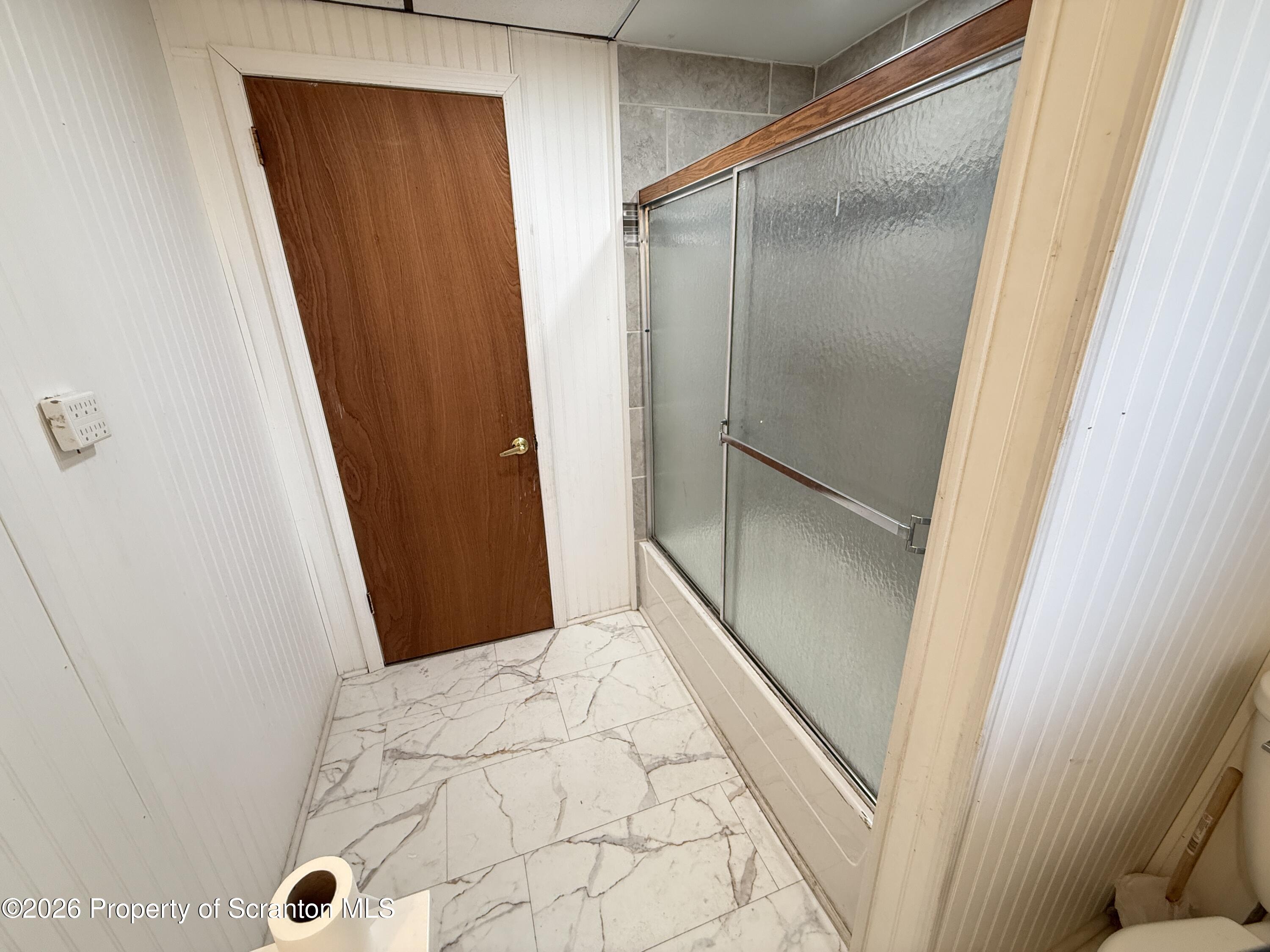 2140 Pond Avenue Scranton, PA 18508 - Photo 16 of 16 a view of bathroom