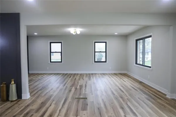 $334,900 | 4801 Northeast Sherwood Drive, Kansas City, MO 64119