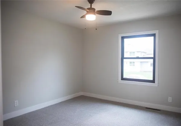 $334,900 | 4801 Northeast Sherwood Drive, Kansas City, MO 64119