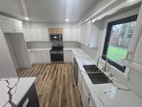 $334,900 | 4801 Northeast Sherwood Drive, Kansas City, MO 64119