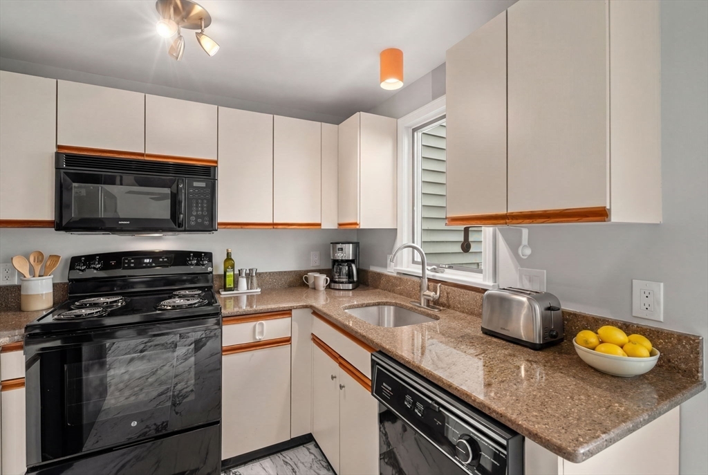 85 Victoria Heights Road, Unit 85 Boston, MA 02136 - Photo 4 of 24