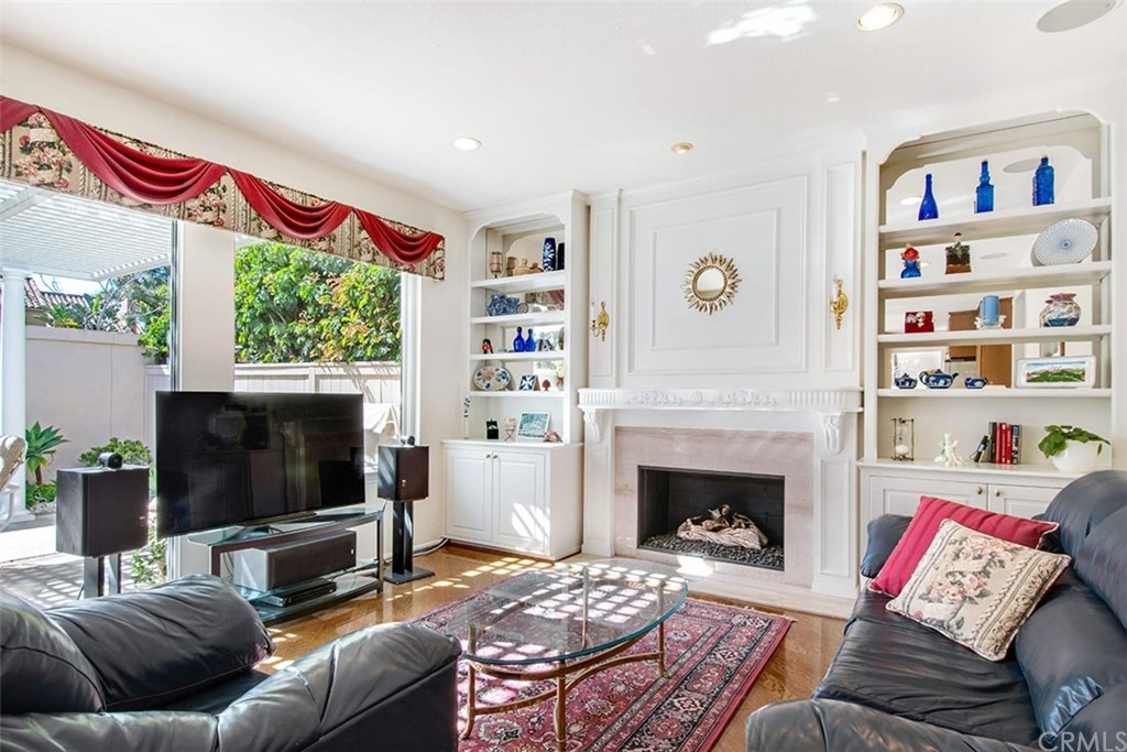 14 Terraza Irvine, CA 92614 - Photo 11 of 31