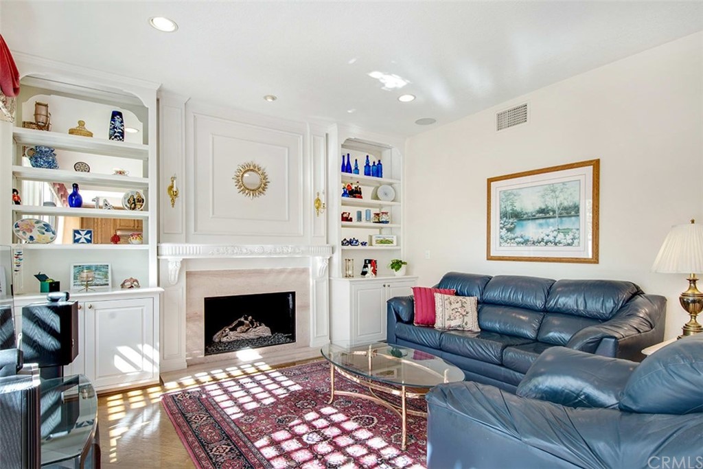 14 Terraza Irvine, CA 92614 - Photo 12 of 31