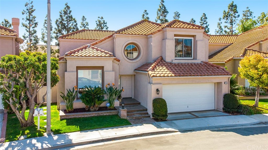 14 Terraza Irvine, CA 92614 - Photo 2 of 31