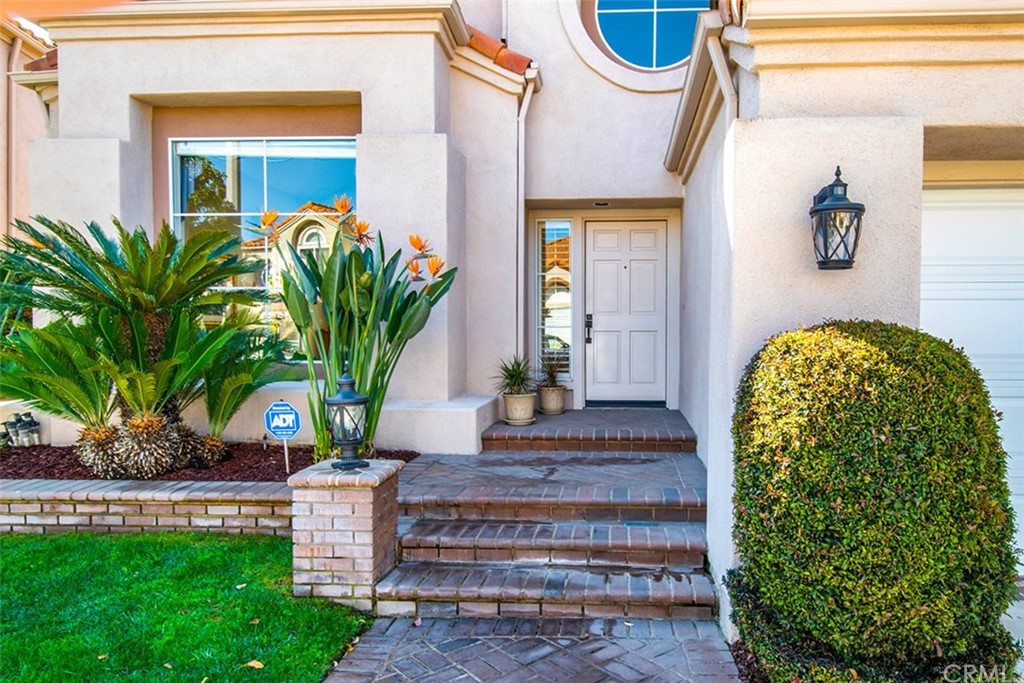 14 Terraza Irvine, CA 92614 - Photo 3 of 31