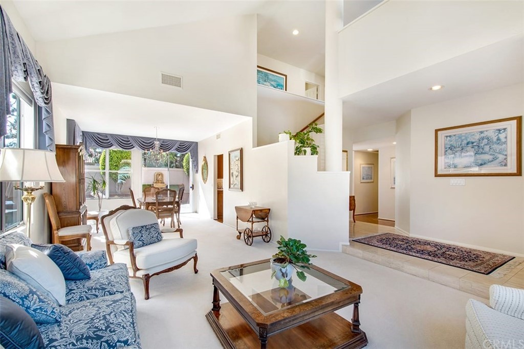 14 Terraza Irvine, CA 92614 - Photo 6 of 31