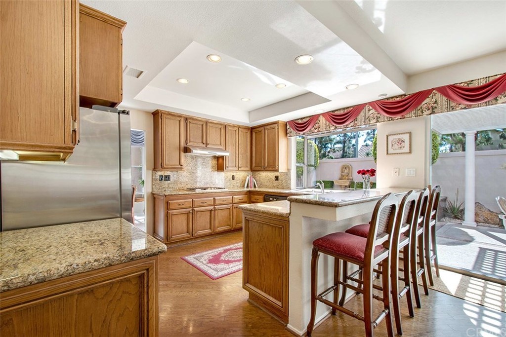 14 Terraza Irvine, CA 92614 - Photo 8 of 31