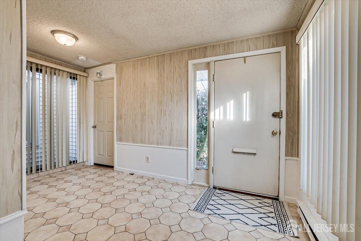 39 A Haddon Road Monroe Township, NJ 08831 - Photo 4 of 37 Gallery Image 4
