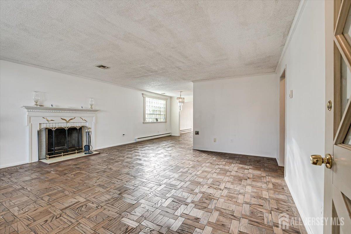 39 A Haddon Road Monroe Township, NJ 08831 - Photo 5 of 37 Gallery Image 5