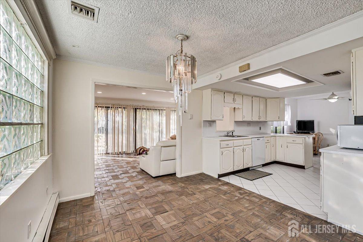39 A Haddon Road Monroe Township, NJ 08831 - Photo 9 of 37 Gallery Image 9