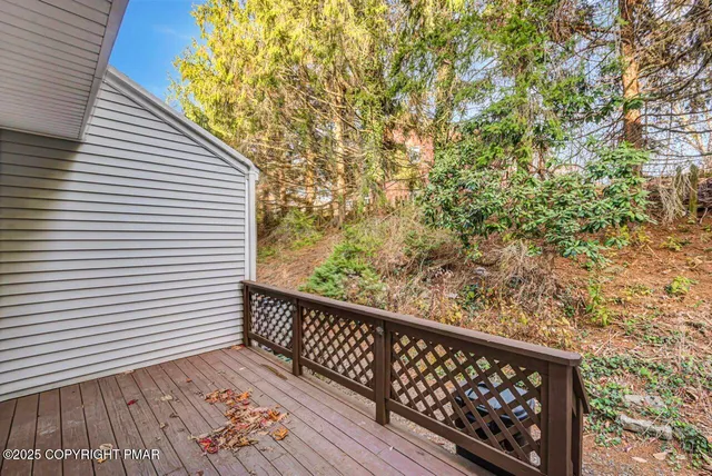 $250,000 | 116 Eaglesmere Circle, East Stroudsburg, PA 18301