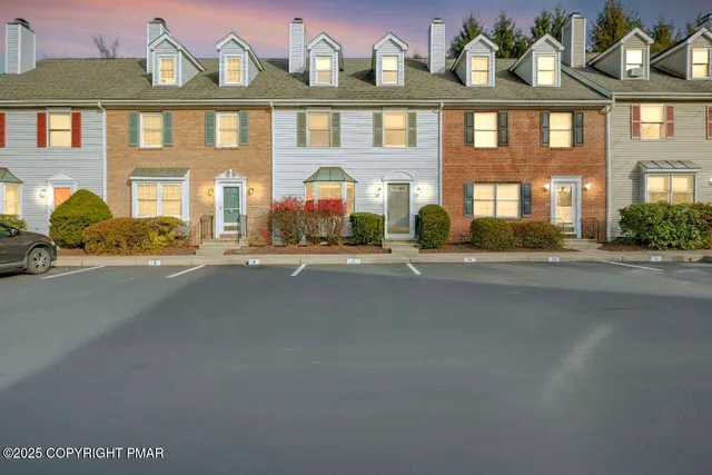 $250,000 | 116 Eaglesmere Circle, East Stroudsburg, PA 18301