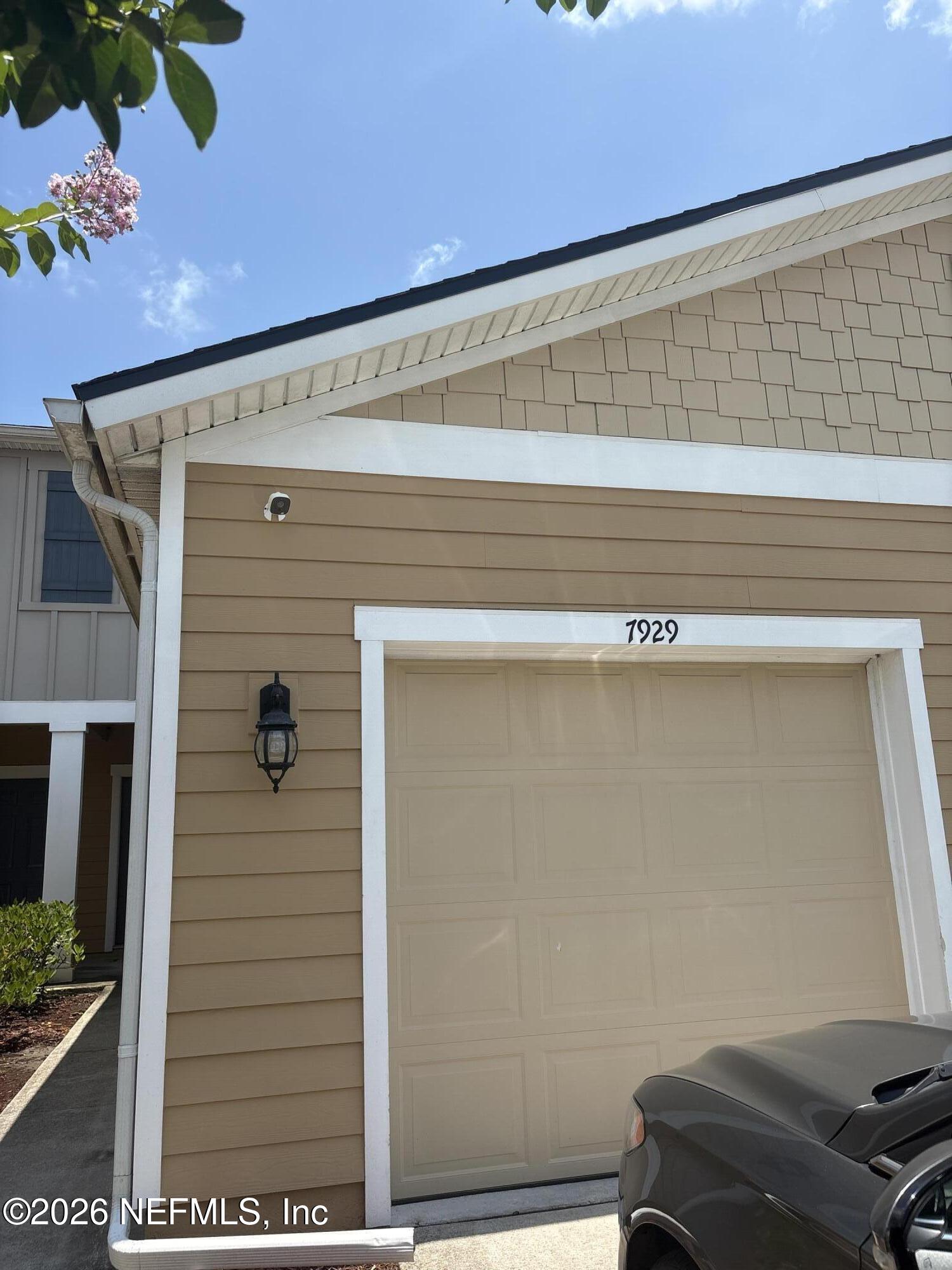 7929 Echo Springs Road Jacksonville, FL 32256 - Photo 1 of 21 a close up of a mirror
