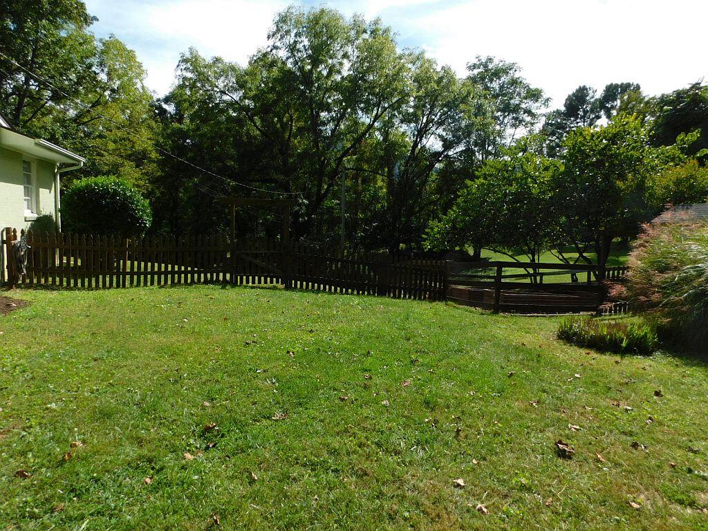 6044 Sunnycrest Road Roanoke, VA 24018 - Photo 54 of 57 Side Yard