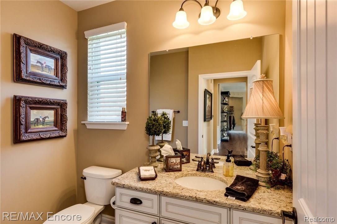 6981 Oakhurst Ridge Road Clarkston, MI 48348 - Photo 18 of 48 Main Level Powder Room