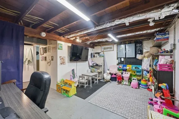 $315,000 | 191 Monrovia Street, Springfield, MA 01104