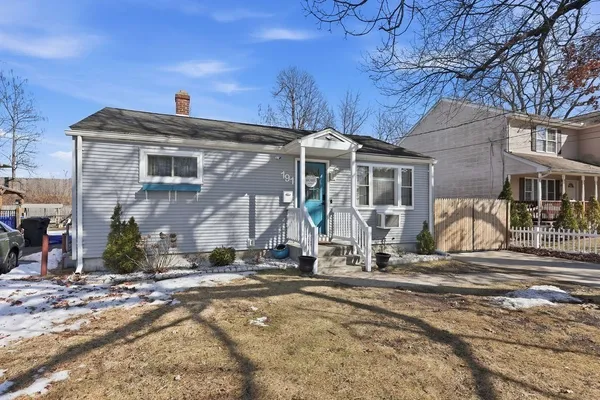 $315,000 | 191 Monrovia Street, Springfield, MA 01104