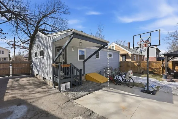 $315,000 | 191 Monrovia Street, Springfield, MA 01104