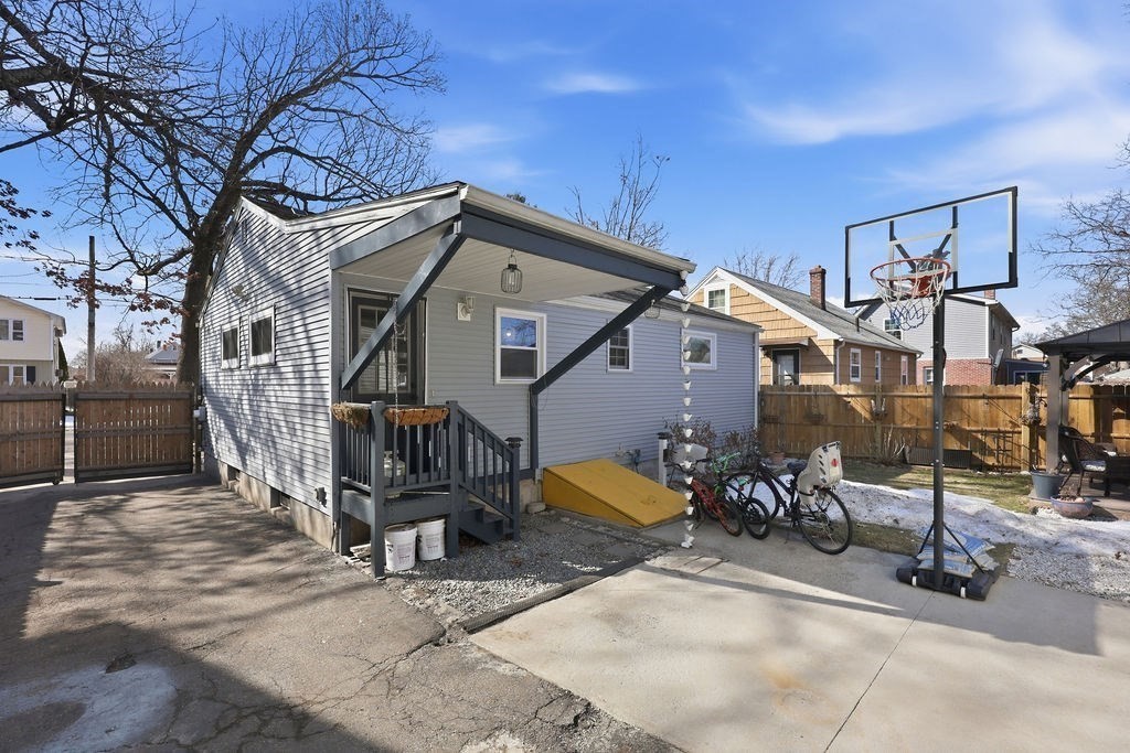 191 Monrovia Street Springfield, MA 01104 - Photo 30 of 32