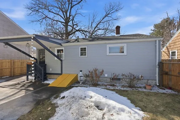 $315,000 | 191 Monrovia Street, Springfield, MA 01104