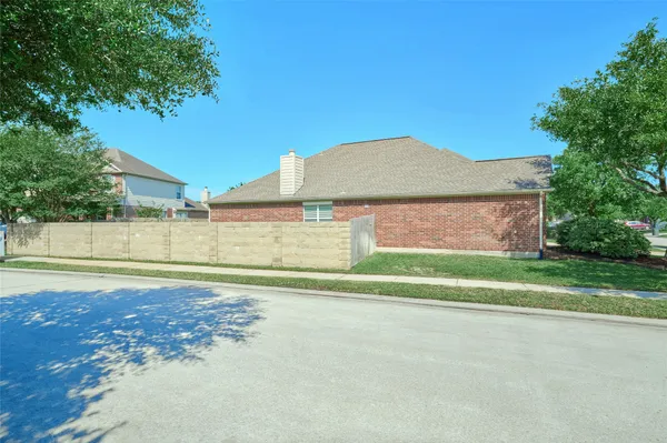 $305,000 | 3518 Leaf Vines Drive, Spring, TX 77386