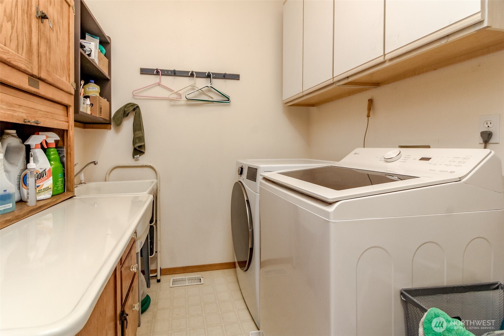 15405 148th Ave Court East Orting, WA 98360 - Photo 25 of 39 a utility room with dryer and washer