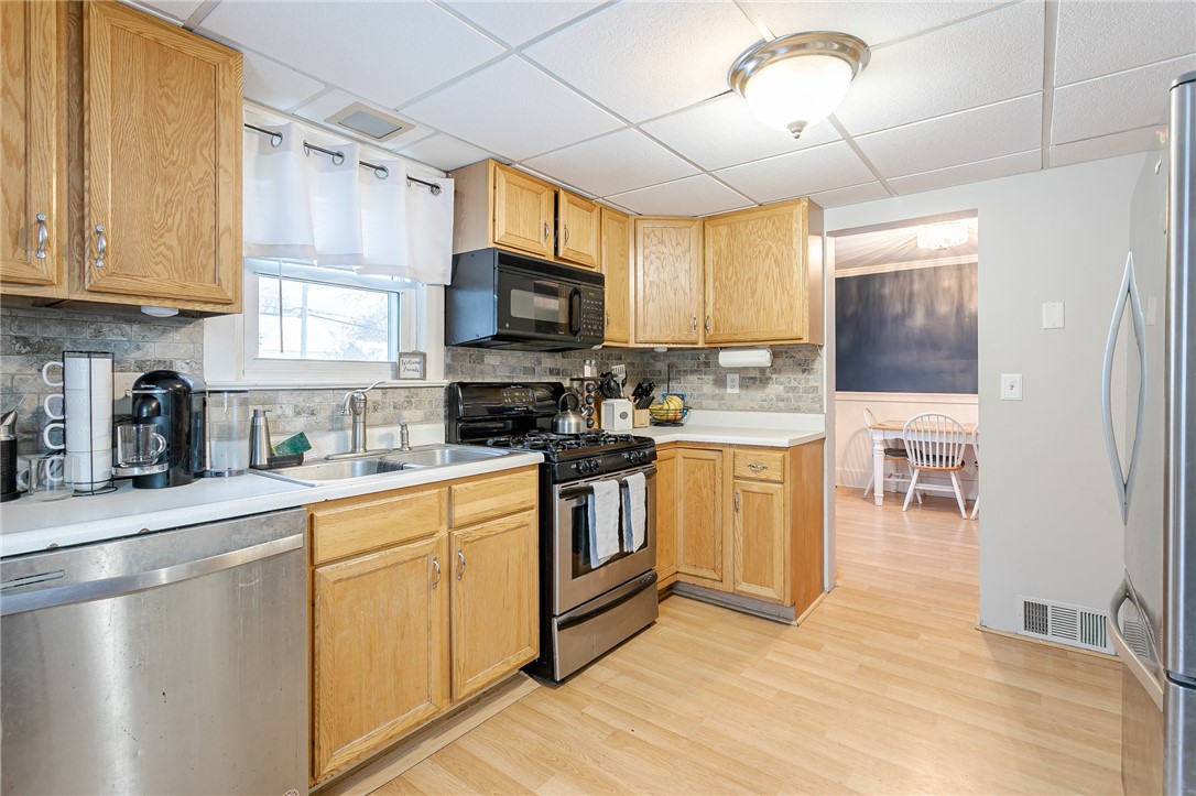 113 Mosley Road Greece, NY 14616 - Photo 12 of 33