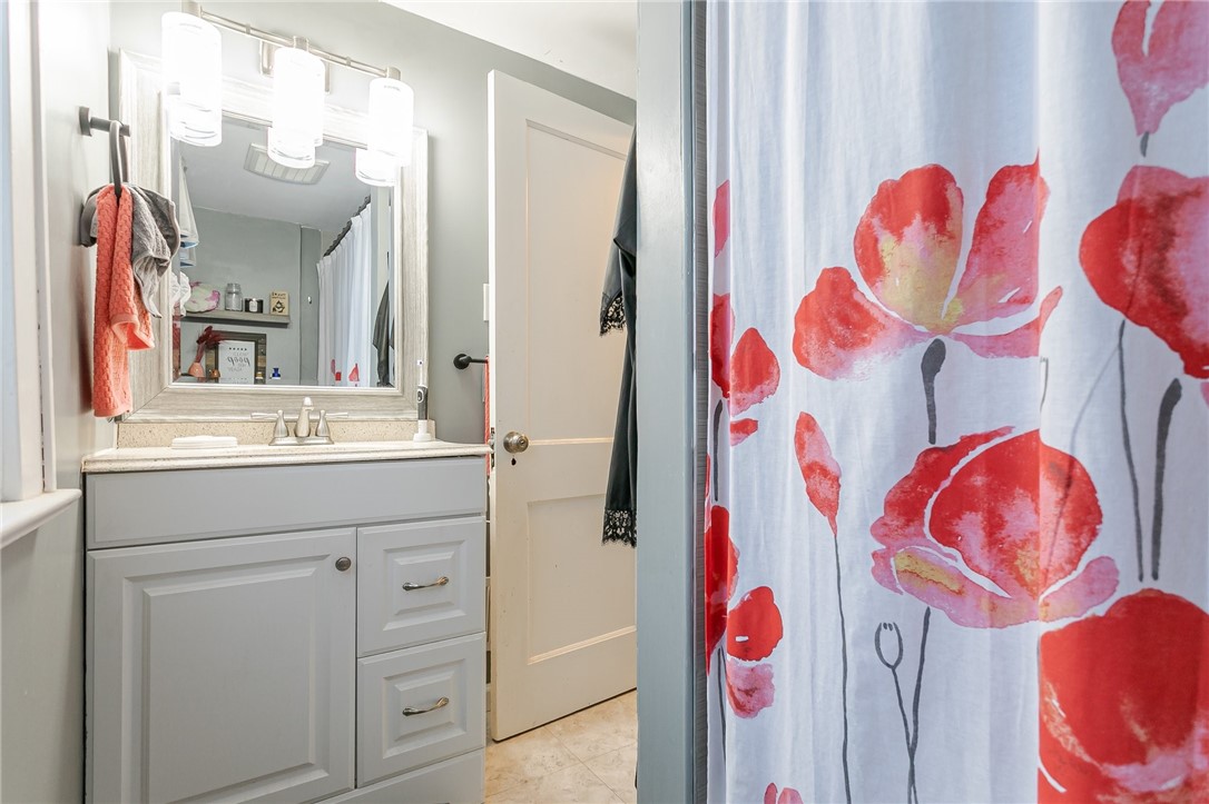 113 Mosley Road Greece, NY 14616 - Photo 16 of 33