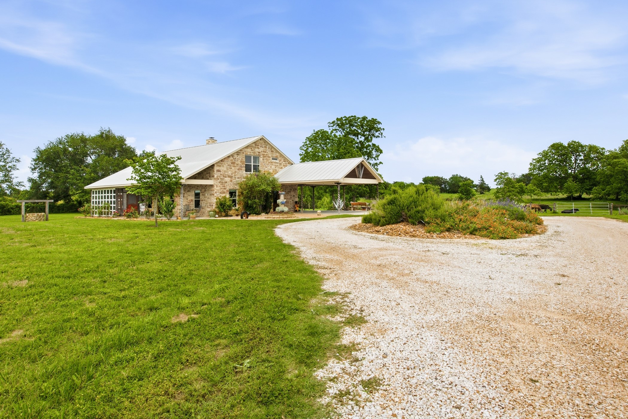 7835 Berger Road Schulenburg, TX 78956 - Photo 3 of 40