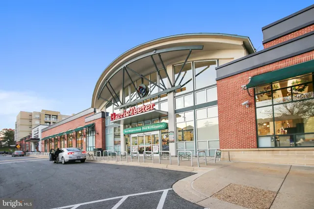 $3,450 | 1101 South Arlington Ridge Road, Unit 704, Arlington, VA 22202