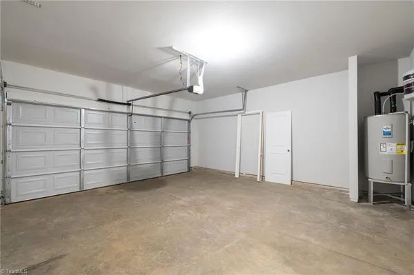 $2,575 | 1262 Solomon Drive, Unit HICKORY, Kernersville, NC 27284