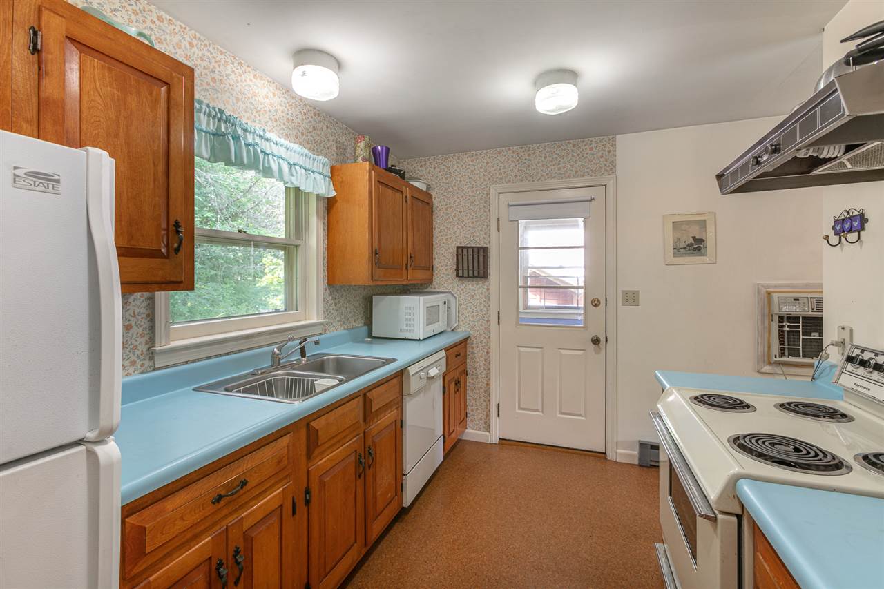 566 Middlebrook Road West Fairlee, VT 05045 - Photo 8 of 16