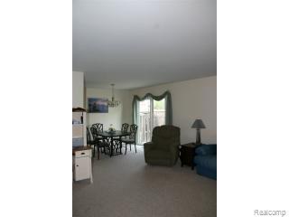 24505 Woodbridge Road, Unit 44 Warren, MI 48091 - Photo 3 of 11 10.jpg